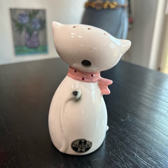 Chic White Ceramic Cat - VTG - One cat Only- nose chip- some wear MCM Kitty - Picture 2 of 5